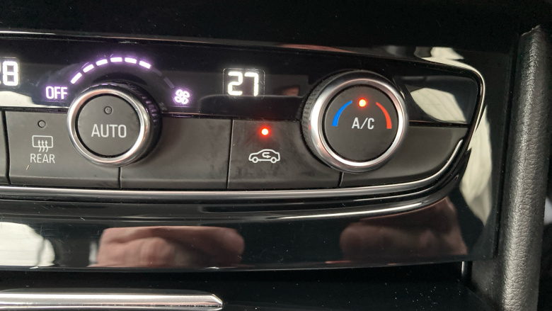 Vauxhall Grandland X 1.2 Turbo SE 5dr Petrol Hatchback